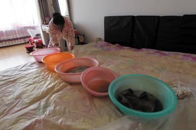 相山楼上漏水，住户失联，小区没物管，业主维权难！律师来支招……
